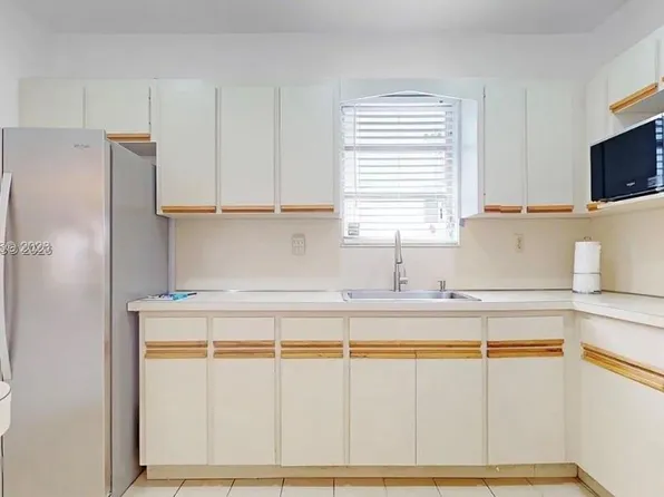 3330 SW 2nd St, Miami, FL 33135