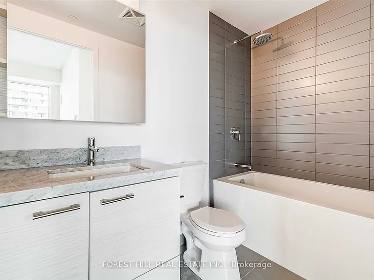 2221 Yonge St #5301 — Photo 17