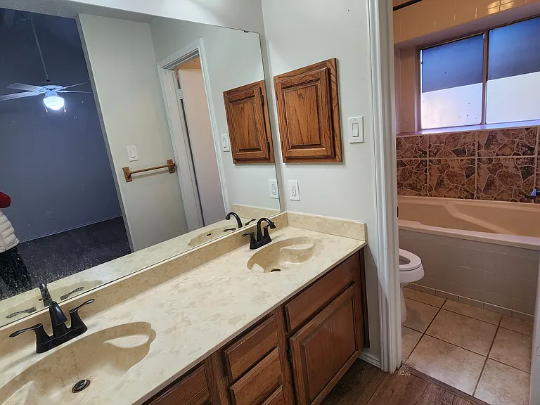 3618 Lake Sunset Ct — Photo 15