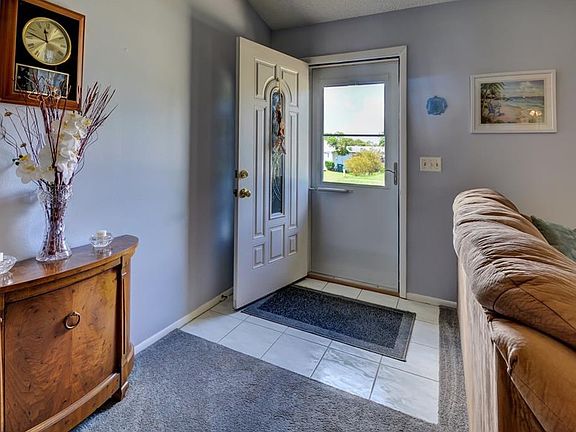 4th image of 1746 McFarlane Ave