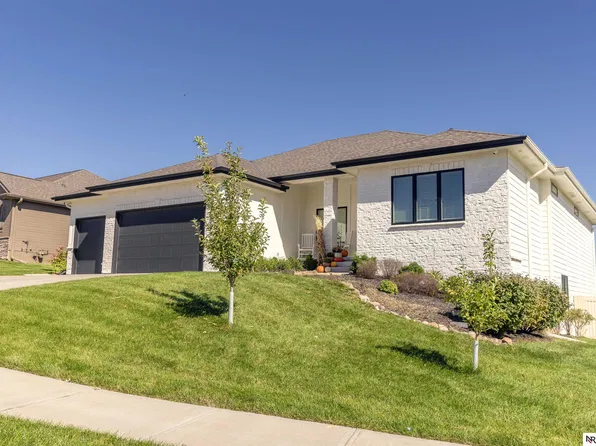 10203 S 105th Ave, Papillion, NE 68046