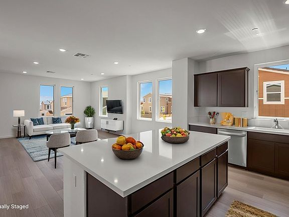 5th image of 522 Sapphire Street