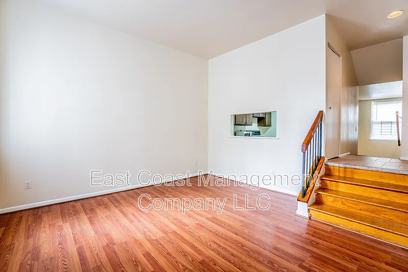 Building Photo - 1502 E Baltimore St #1