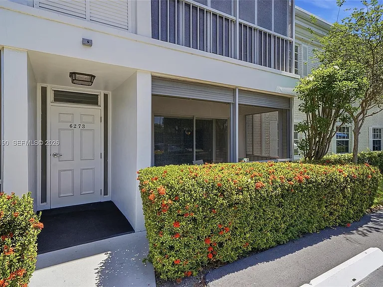 6273 Bay Club Dr #2 — Photo 2