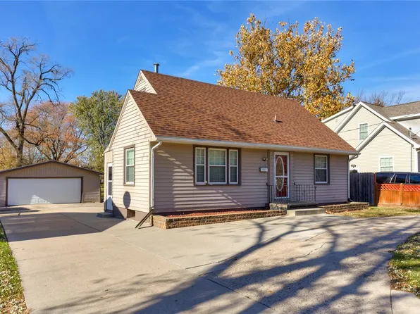 2110 50th St, Des Moines, IA 50310