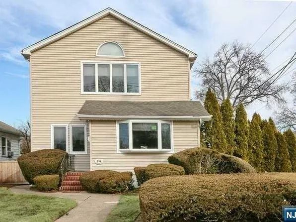 293 Madison Ave, New Milford, NJ 07646