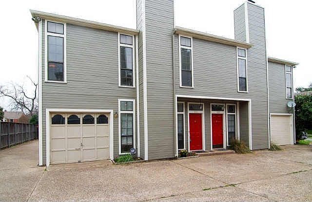 1st image of 5822 Gaston Ave