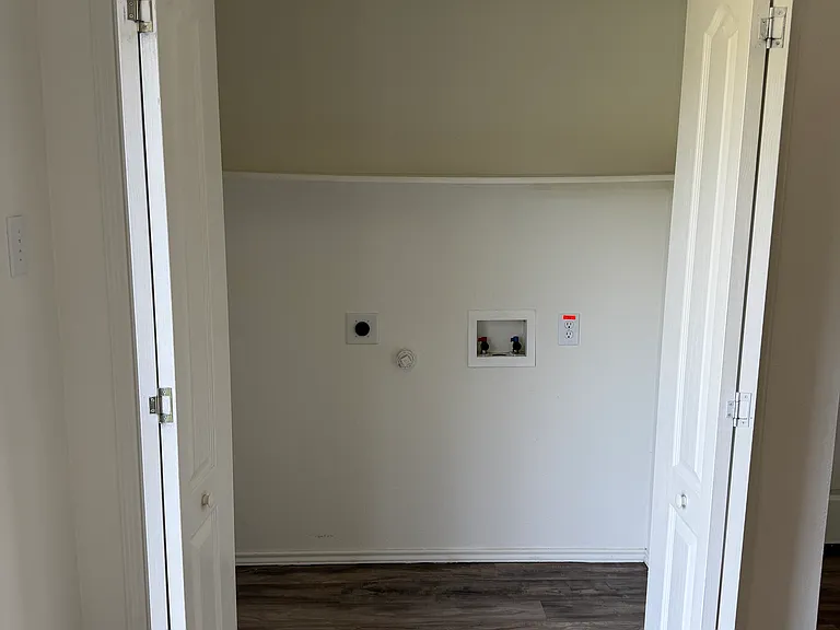 Washer/dryer nook