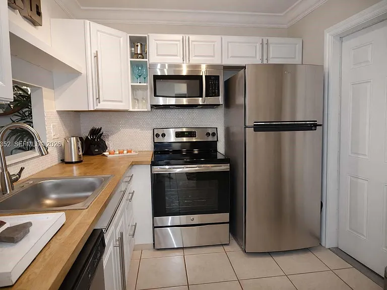 3530 NW 52nd Ave #509 — Photo 4