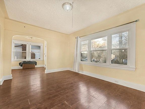 4th image of 109-29 192nd St