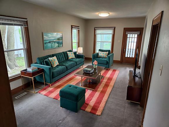 Living room virtually staged