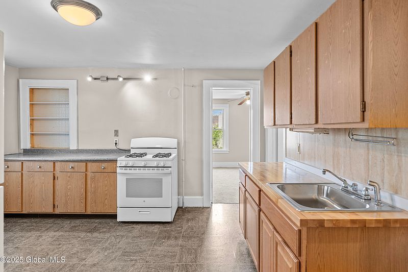 5th image of 819 1st Street