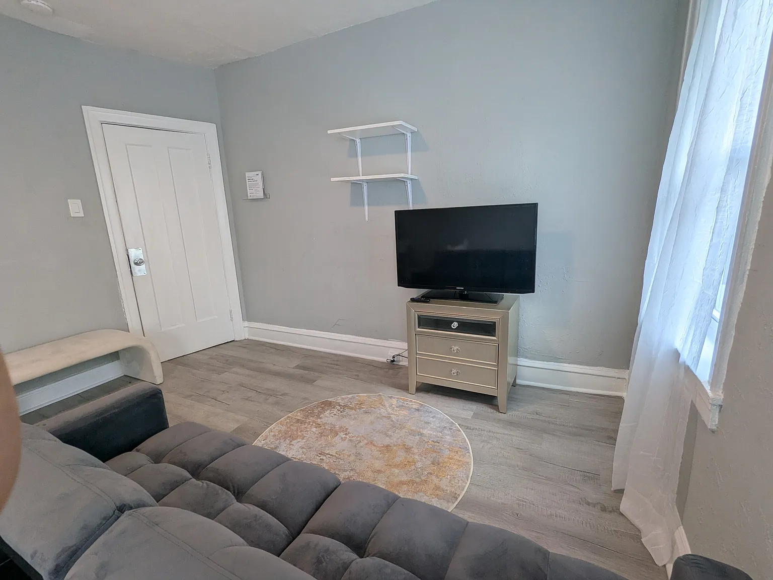 Roommate Needed! ~ Deluxe Single Room Off-Campus! — Photo 2
