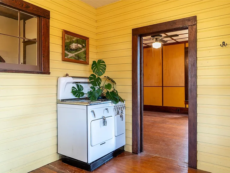 115 N Lockhart St — Photo 14