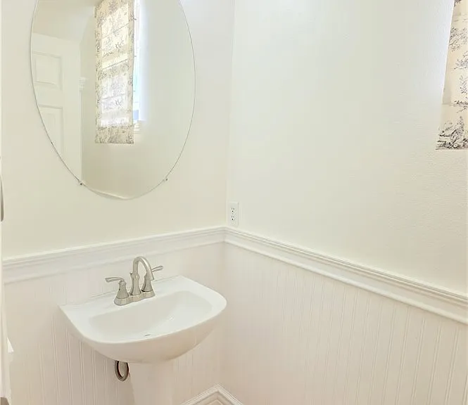 324 Lydia Ln — Photo 25