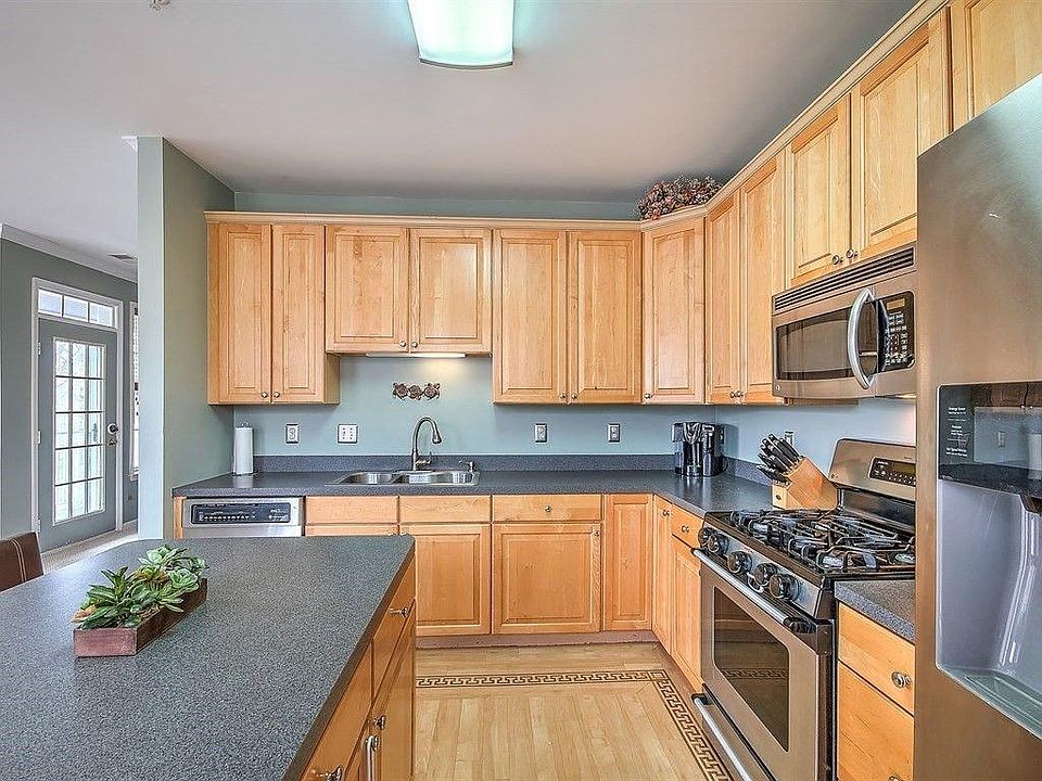 Kitchen with Island