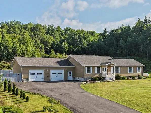 28 Page Dr, Cadyville, NY 12918