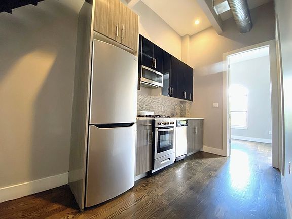 2nd image of 77 Stuyvesant Ave APT 3R