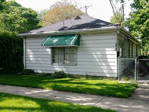 2nd image of 455 E Bourbonnais St