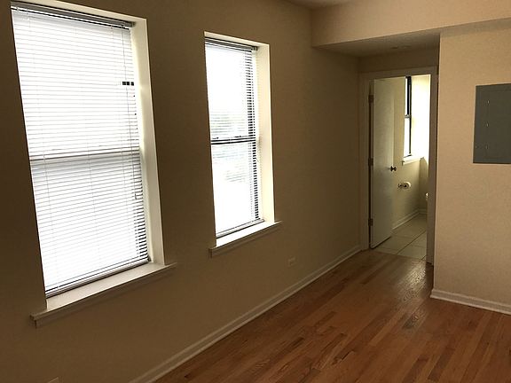 3rd image of 2803 W Lawrence Ave #1CW