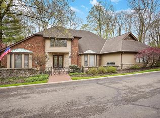 201 Whieldon Ln, Worthington, OH 43085