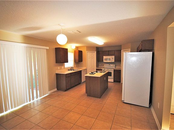 4th image of 3855 Sunset Cove Dr