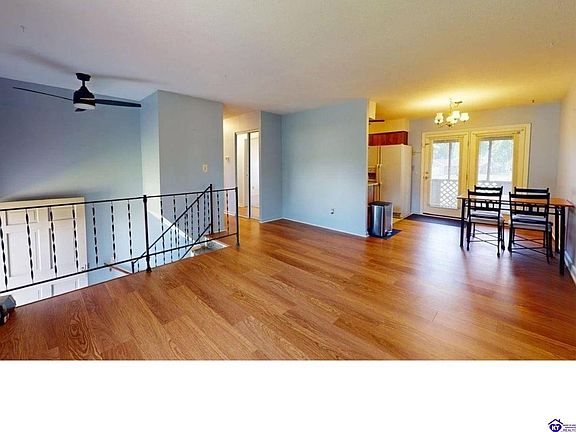 5th image of 821 W Crocus Dr