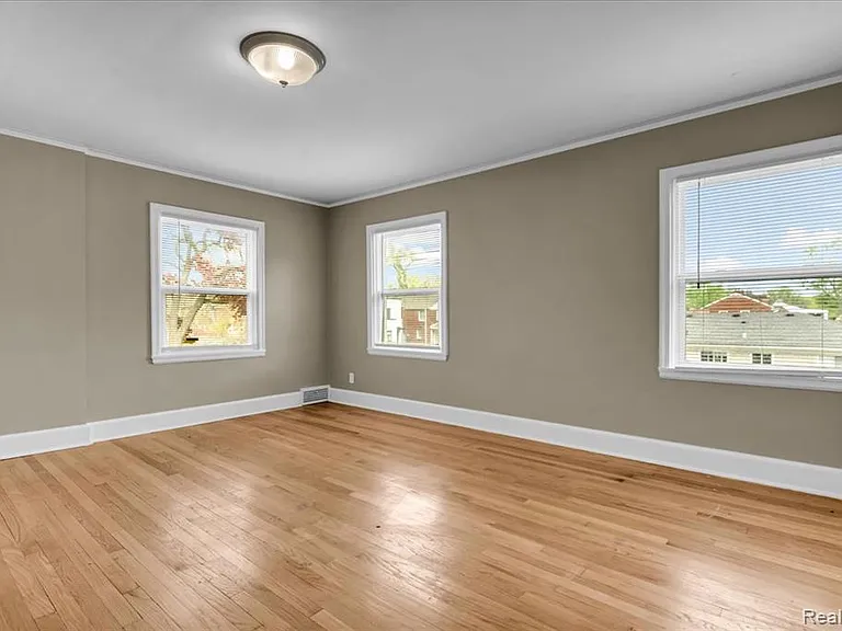3463 Santa Maria Ave — Photo 18