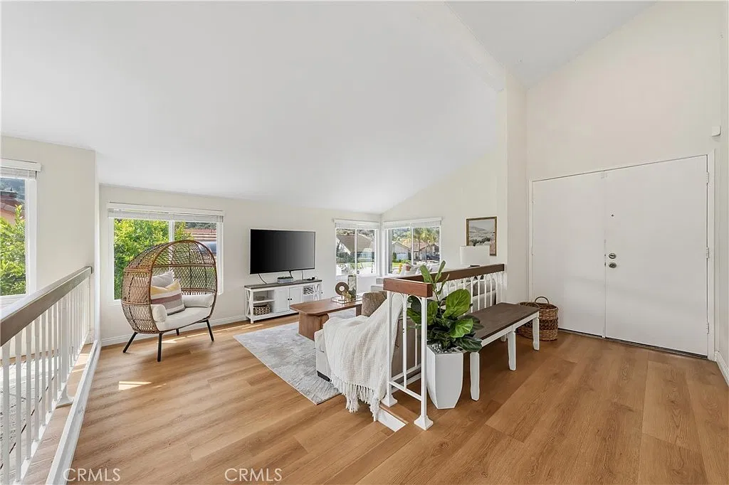 4 bed, 2218 sqft, $5,500 — Photo 4