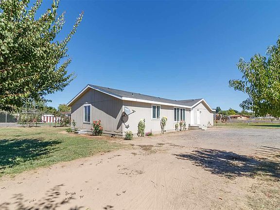 3rd image of 2218 W Deborah Ct