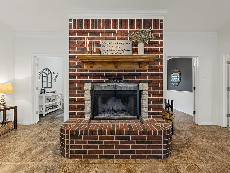 1694 McLennan Crossing Rd — Photo 16