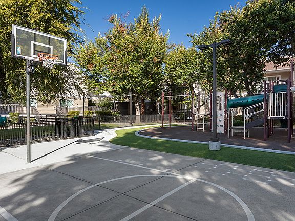 4th image of 1000 Kiely Blvd APT 42
