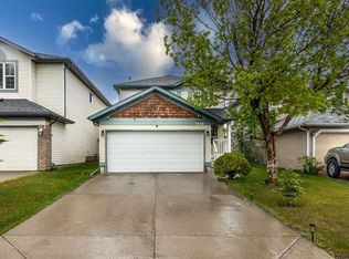 7820 SW Laguna Way NE, Calgary, AB T1Y 7G8