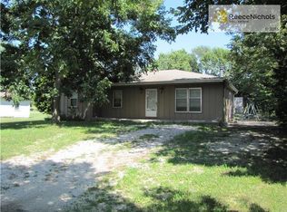 19857 Floyd St, Stilwell, KS 66085