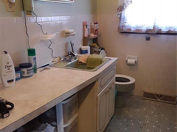5th image of 120 Fountain Ave