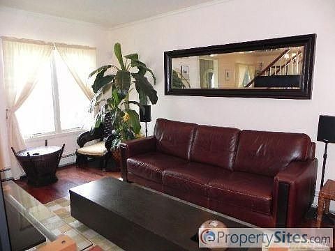 2nd image of 893 Saint James Pl