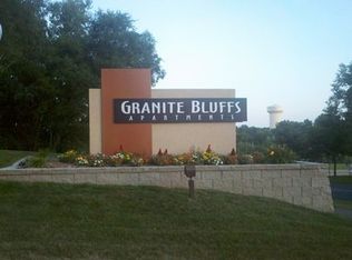 8209 College Trl APT 22, Inver Grove Heights, MN 55076