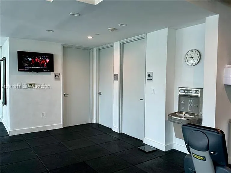 500 Brickell Ave #1407 — Photo 35