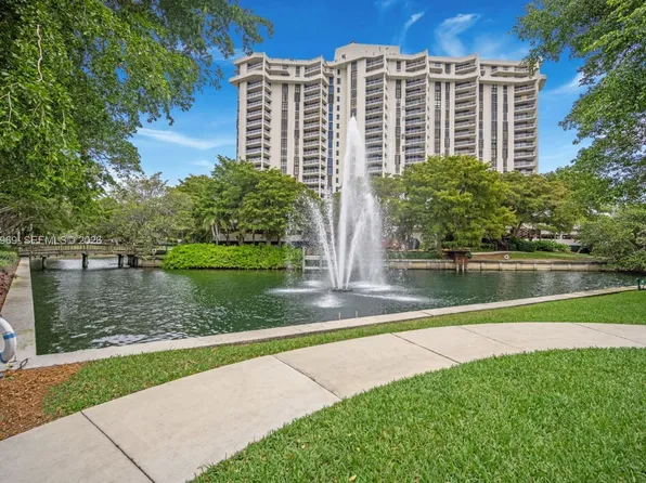 2000 Towerside Ter, Miami, FL