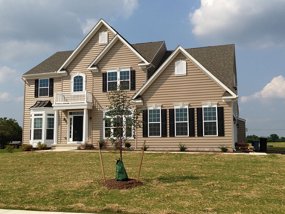 2nd image of 105 Zachary Ln