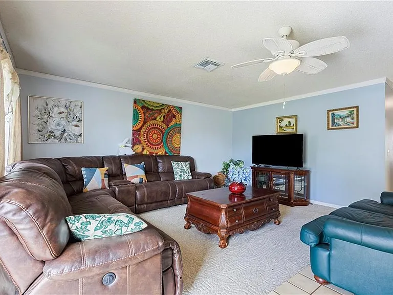 409 Feltham Trl #B — Photo 9
