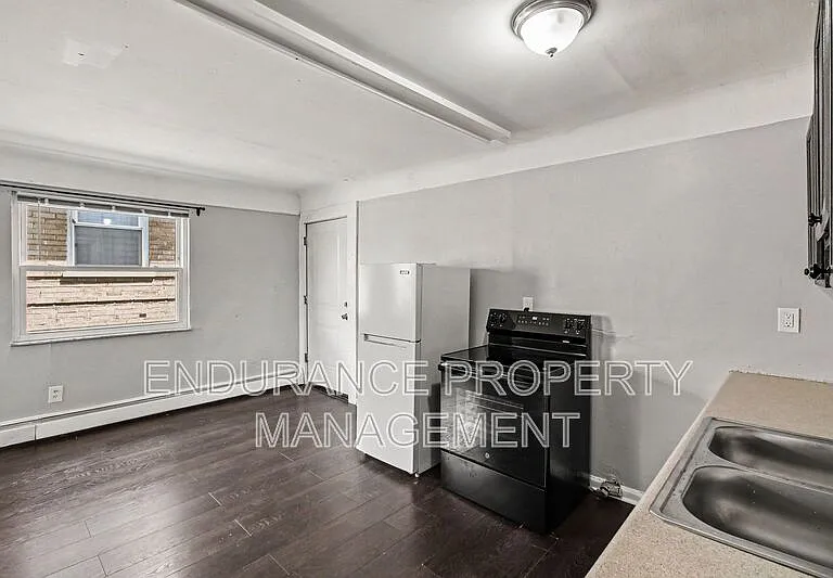 1932 Truitt Ave #2 — Photo 7