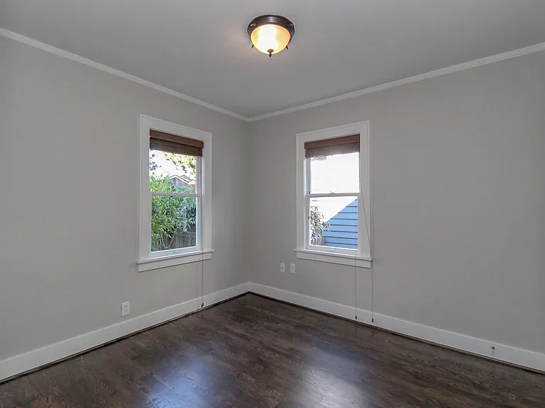 7655 Latona Ave NE — Photo 15