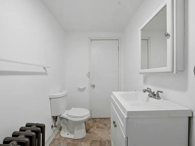 49 Trinity Pl #1 — Photo 11