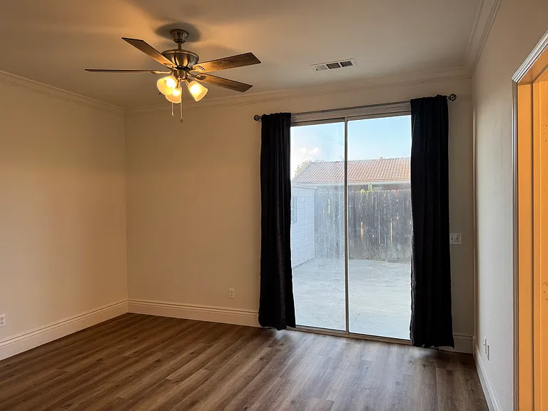 2222 W Vine Ave — Photo 17