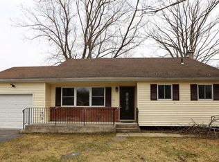 2772 Denby Dr, Yorktown Heights, NY 10598