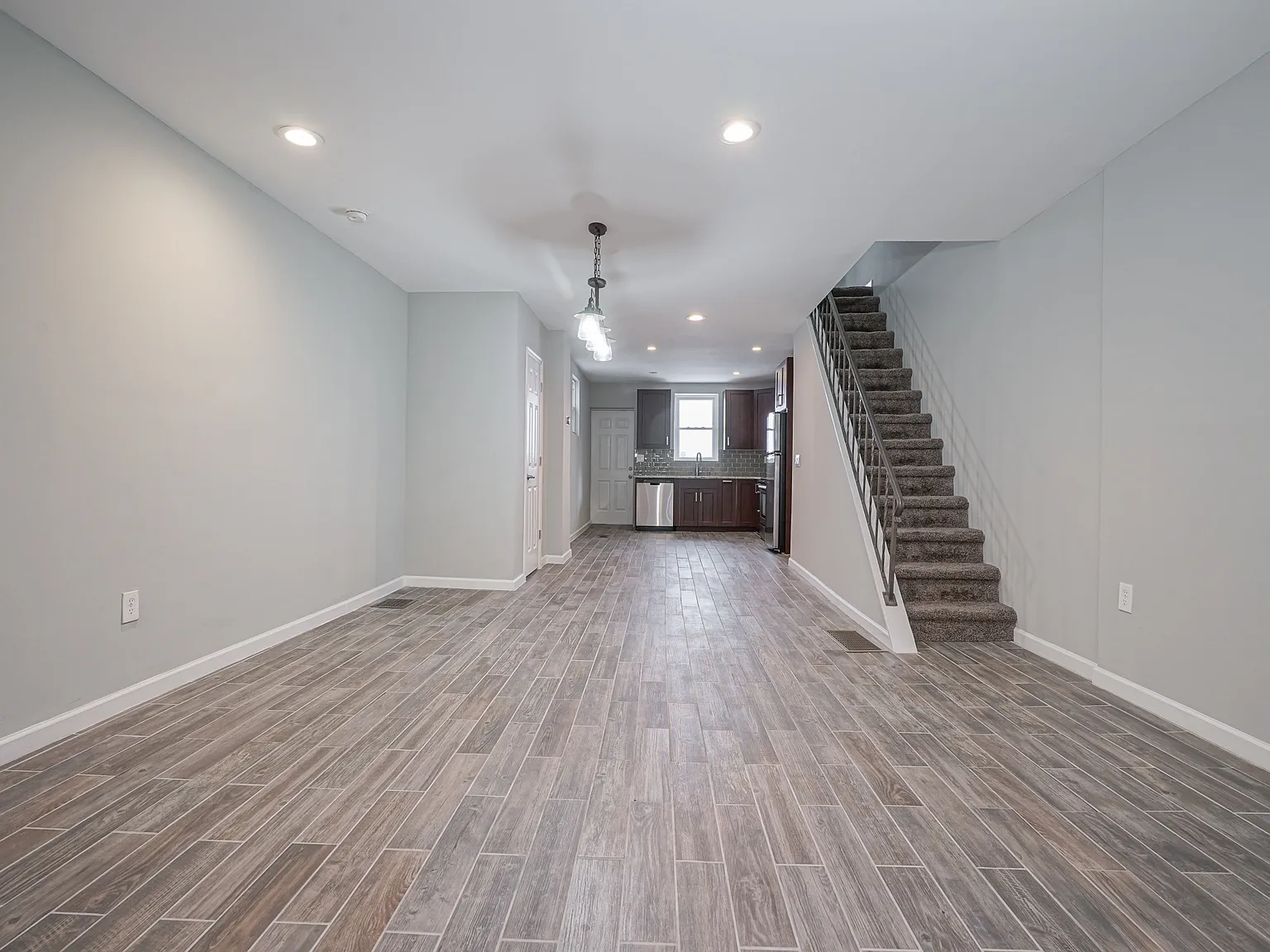 3 bed, 1.5 bath, 1300 sqft, $2,150 — Photo 2