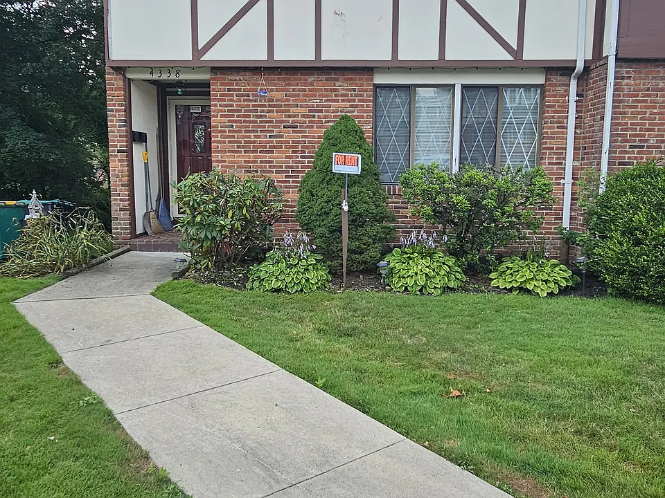 4338 Hemlock Cir