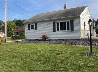 4117 Clover Rd, Manitowoc, WI 54220