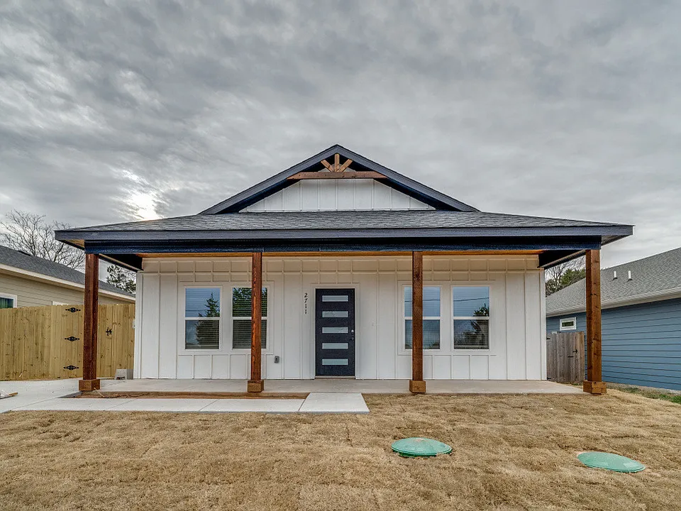 2707 Brazos River Dr